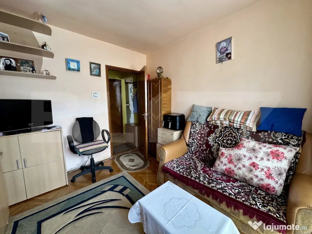 Apartament 2 camere decomandate, potențial excelent, zona