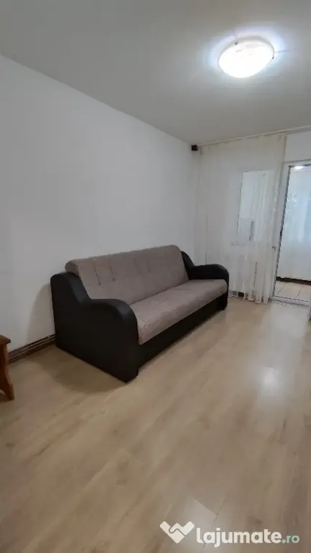 Închiriez garsonieră Razboieni
