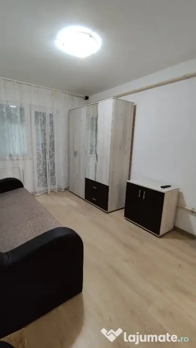 Închiriez garsonieră Razboieni