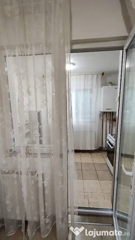 Închiriez garsonieră Razboieni