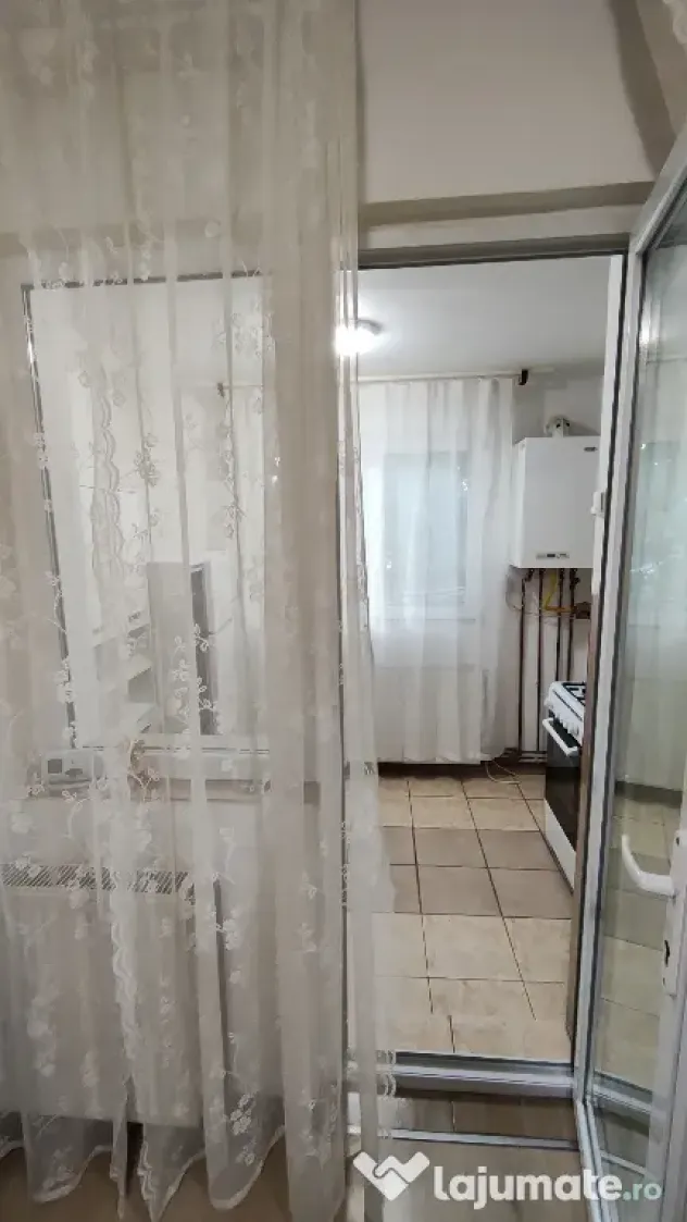 Închiriez garsonieră Razboieni