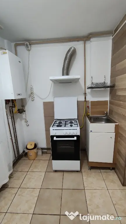 Închiriez garsonieră Razboieni