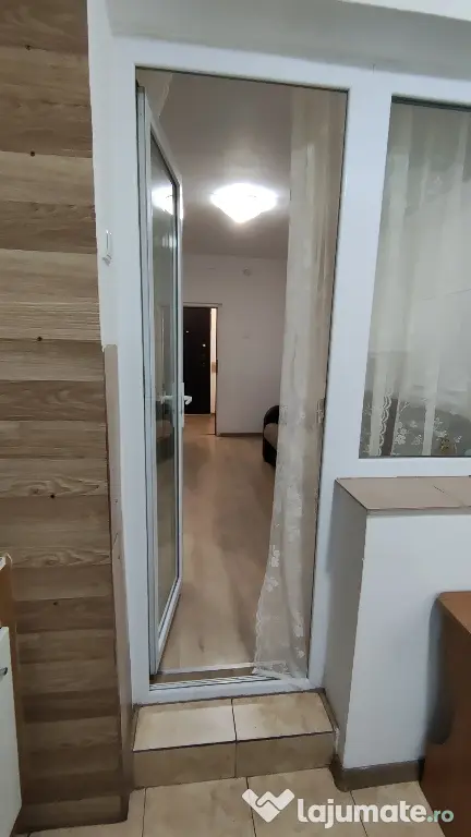 Închiriez garsonieră Razboieni