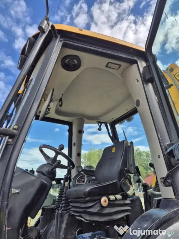 Buldoexcavator JCB 3CX an 2013, AC, cupa multifunctionala, stare perfecta