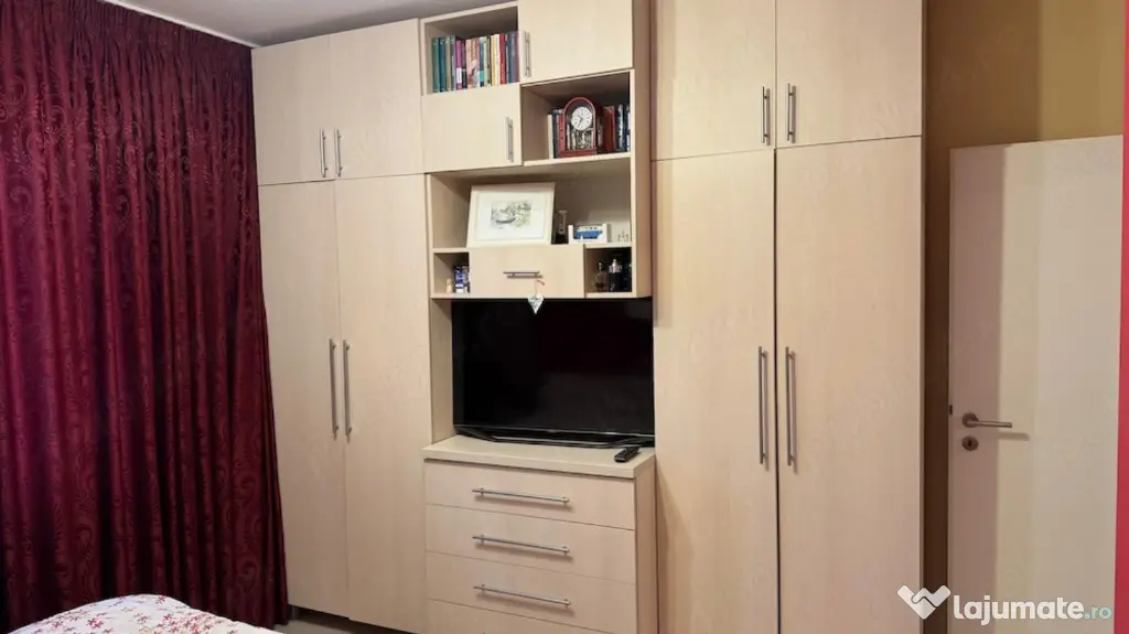 Apartament spatios 3 camere| Decomandat| Balcon 6 mp | Tractorul