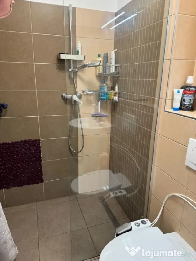 Apartament spatios 3 camere| Decomandat| Balcon 6 mp | Tractorul