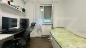 Apartament 3 camere Zona Rogerius la etajul 2 