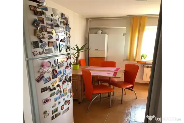 Apartament 3 camere, zona Centrala , etaj 4, renovat si mobilat