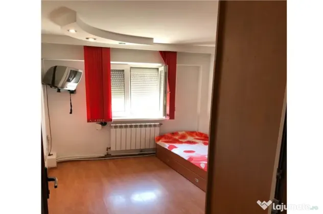 Apartament 3 camere, zona Centrala , etaj 4, renovat si mobilat