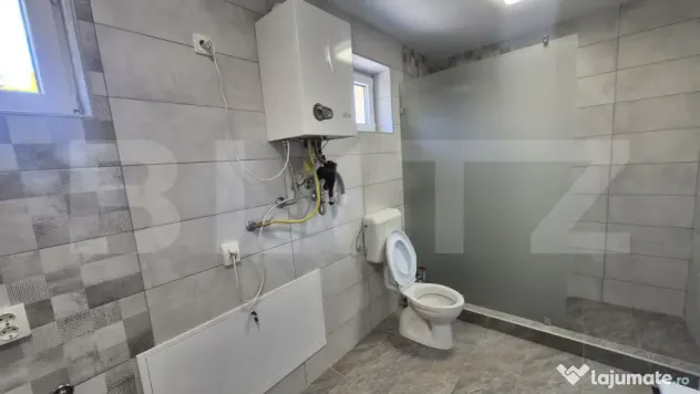 Casa cu 3 camere, 200 mp, teren 3286 mp, localitatea Jankmaj