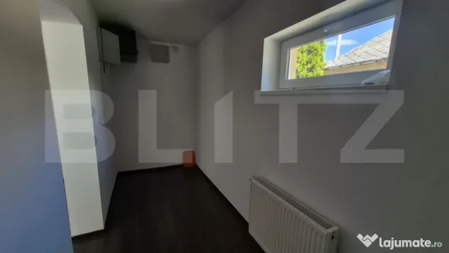 Casa cu 3 camere, 200 mp, teren 3286 mp, localitatea Jankmaj