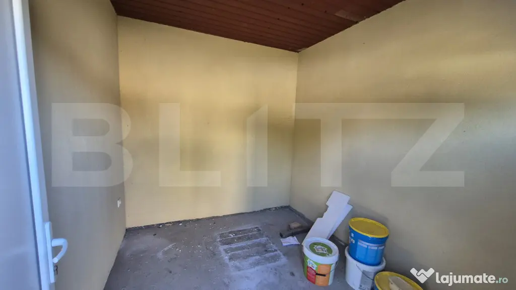 Casa cu 3 camere, 200 mp, teren 3286 mp, localitatea Jankmaj