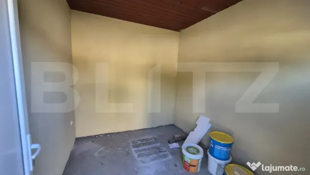 Casa cu 3 camere, 200 mp, teren 3286 mp, localitatea Jankmaj