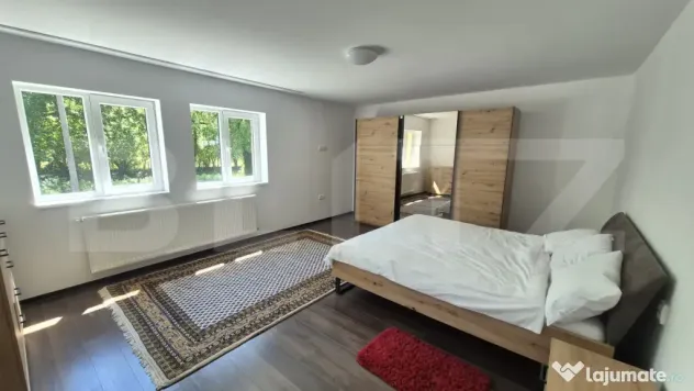 Casa cu 3 camere, 200 mp, teren 3286 mp, localitatea Jankmaj