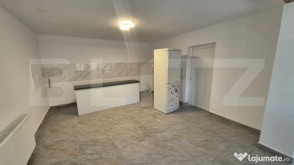 Casa cu 3 camere, 200 mp, teren 3286 mp, localitatea Jankmaj