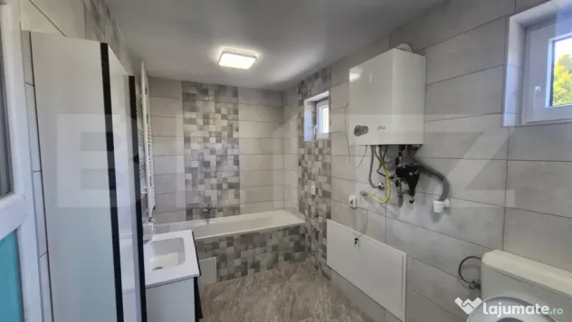 Casa cu 3 camere, 200 mp, teren 3286 mp, localitatea Jankmaj