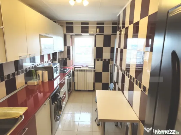 Apartament 75 mp utili, etaj 8, lift, zona Micro 11