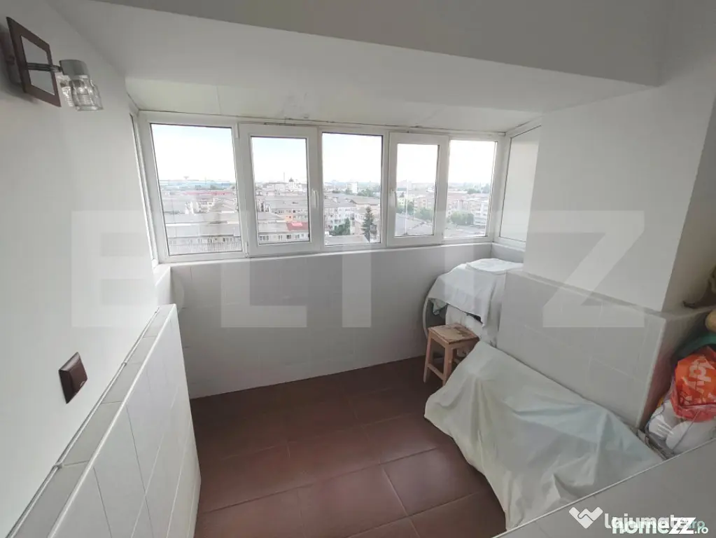 Apartament 75 mp utili, etaj 8, lift, zona Micro 11