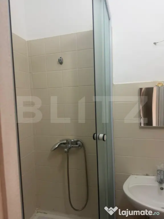Închiriez garsonieră, 200 € – Calea Constructorilor zo