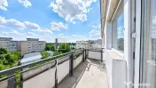 Apartament cu 3 camere de vânzare / Luminos și spațios