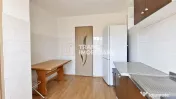 Apartament cu 3 camere de vânzare / Luminos și spațios