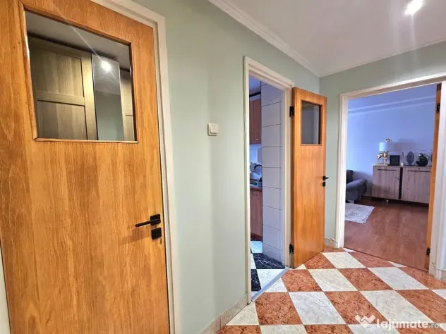 Apartament trei camere 4/4 Valea Ialomitei