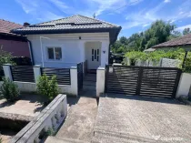 Casă de vânzare, 120 mp, renovată, mobilată și utilată