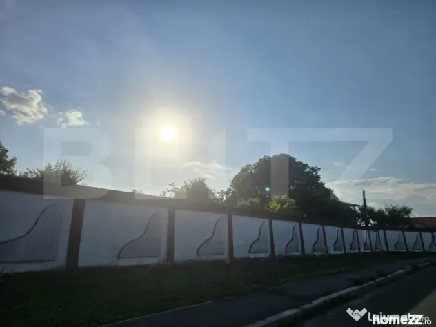 Teren intravilan de 1.227 mp, împrejmuit, în Titu