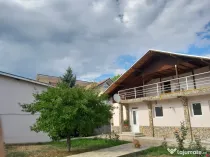 Casă de vânzare în Târgoviște-proprietar–Micro 3|165mp|433 mp teren|2 apartamente
