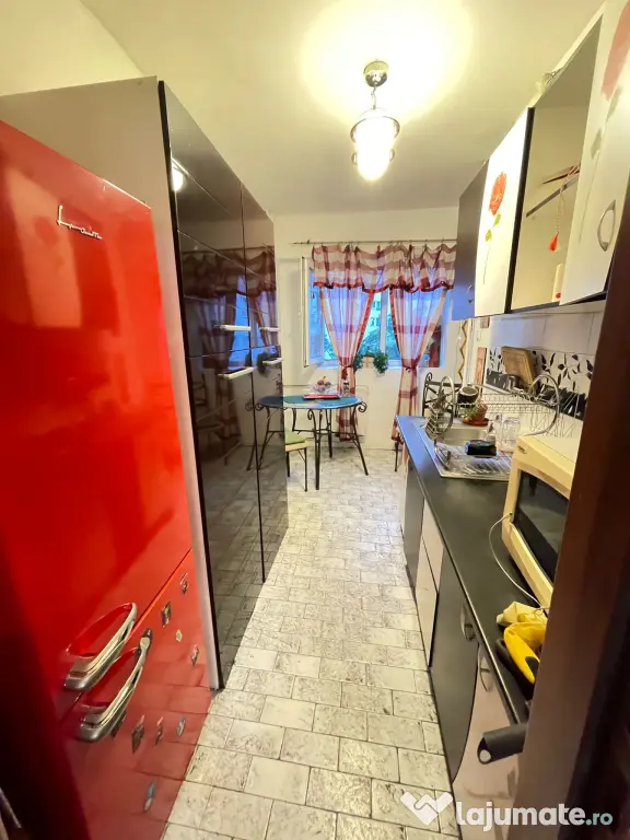 Deinchiriat apt 3 camere