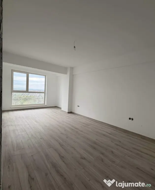 Persoana fizica vând apartament cu 2 camere, zona deosebită centrala! Super preț