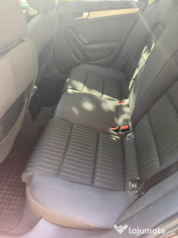 Vând Audi a 4 b8