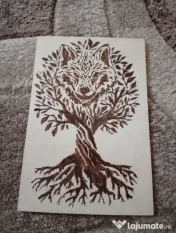 Tablou Lemn Pirogravat Manual - Lupul și Copacul Vieții (Handmade
