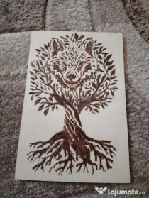 Tablou Lemn Pirogravat Manual - Lupul și Copacul Vieții (Handmade