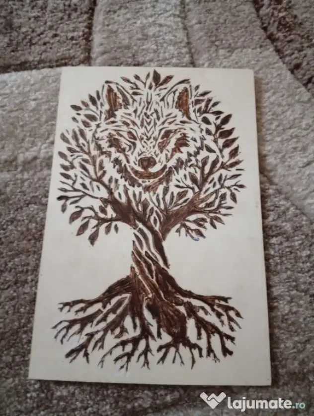 Tablou Lemn Pirogravat Manual - Lupul și Copacul Vieții (Handmade