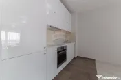 Apartament de închiriat modern la Adora Park, strada Coc... 