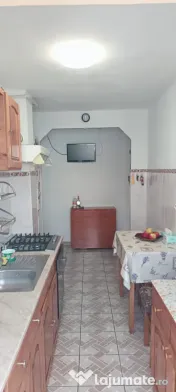Apartament de 3 camere- boxa | Astra-Berzei