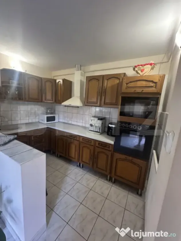 Casa plan parter 170 mp, zona Micro 17