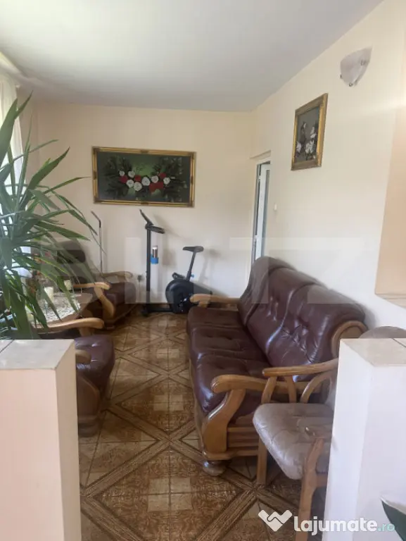 Casa plan parter 170 mp, zona Micro 17