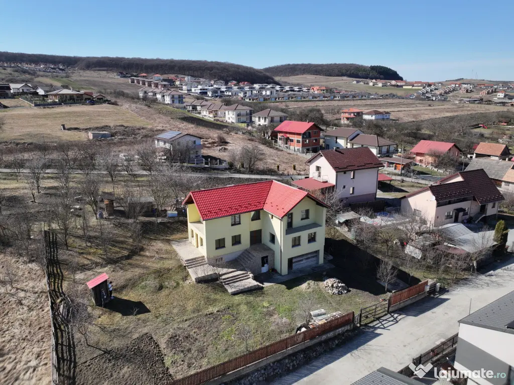 Casă individuală pe 1000 mp teren la preț de duplex: Str