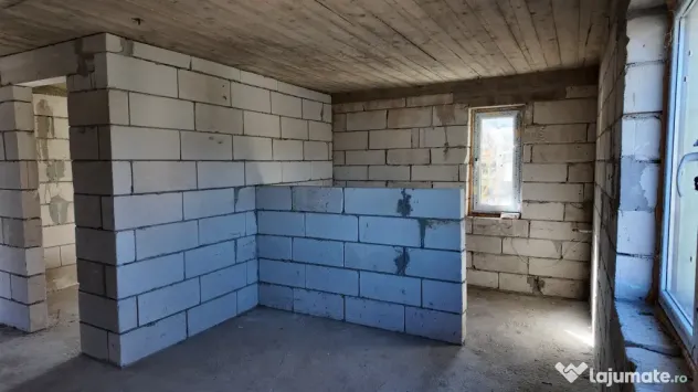 Casă individuală pe 1000 mp teren la preț de duplex: Str