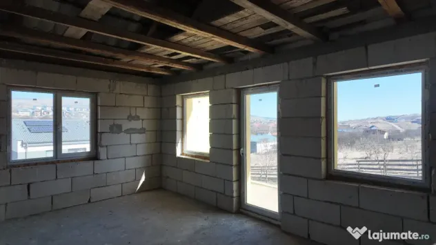 Casă individuală pe 1000 mp teren la preț de duplex: Str