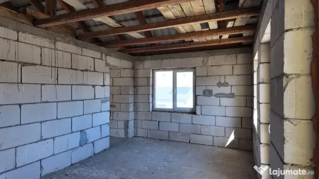 Casă individuală pe 1000 mp teren la preț de duplex: Str