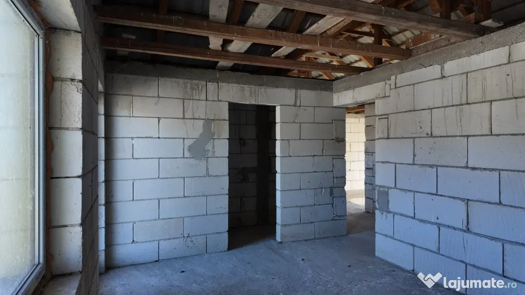 Casă individuală pe 1000 mp teren la preț de duplex: Str