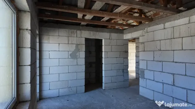 Casă individuală pe 1000 mp teren la preț de duplex: Str