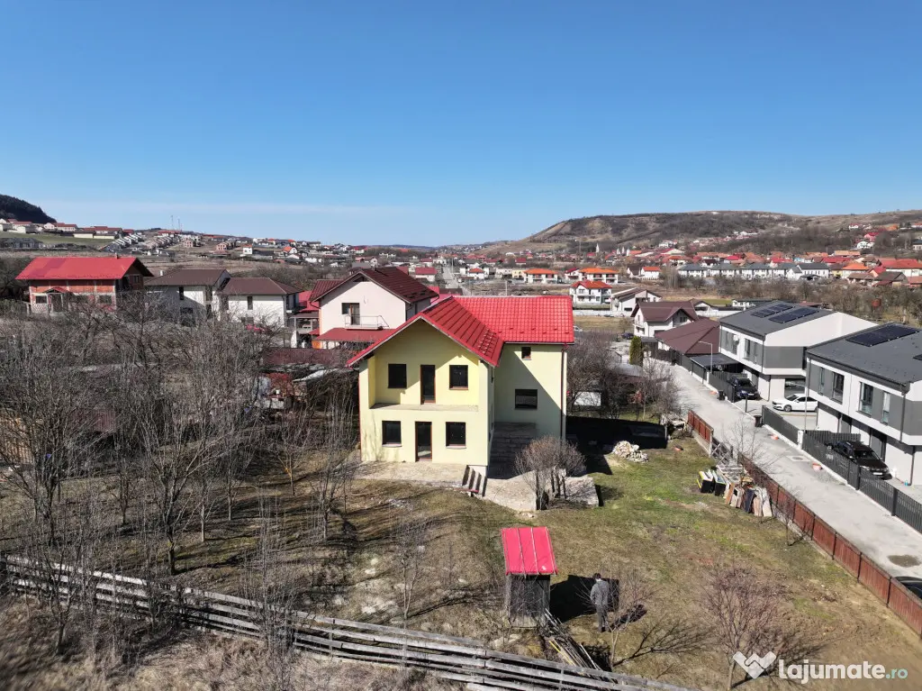 Casă individuală pe 1000 mp teren la preț de duplex: Str