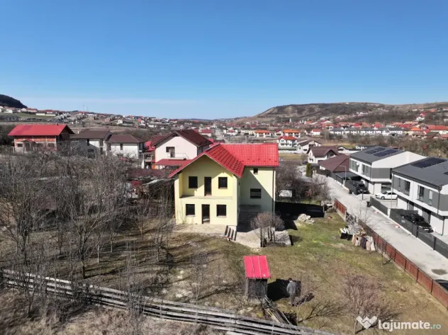 Casă individuală pe 1000 mp teren la preț de duplex: Str