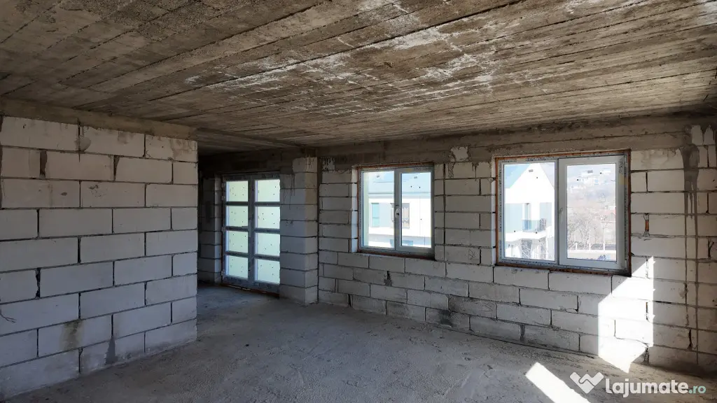 Casă individuală pe 1000 mp teren la preț de duplex: Str