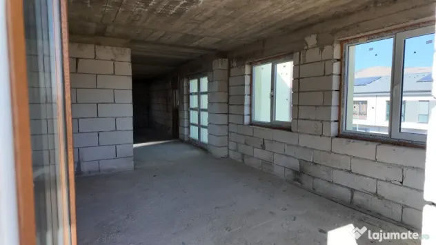 Casă individuală pe 1000 mp teren la preț de duplex: Str