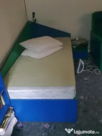 Mobila tineret utilizata.